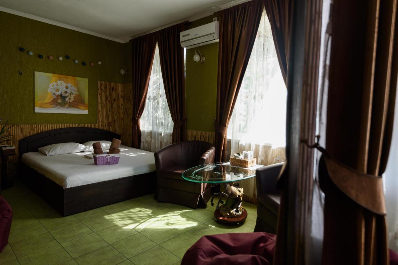 Maiami Hotel นิโกโปล ภายนอก รูปภาพ