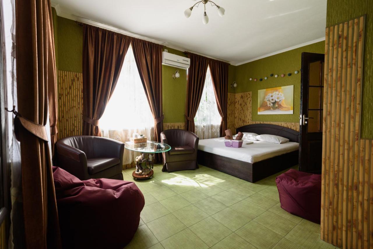 Maiami Hotel นิโกโปล ภายนอก รูปภาพ